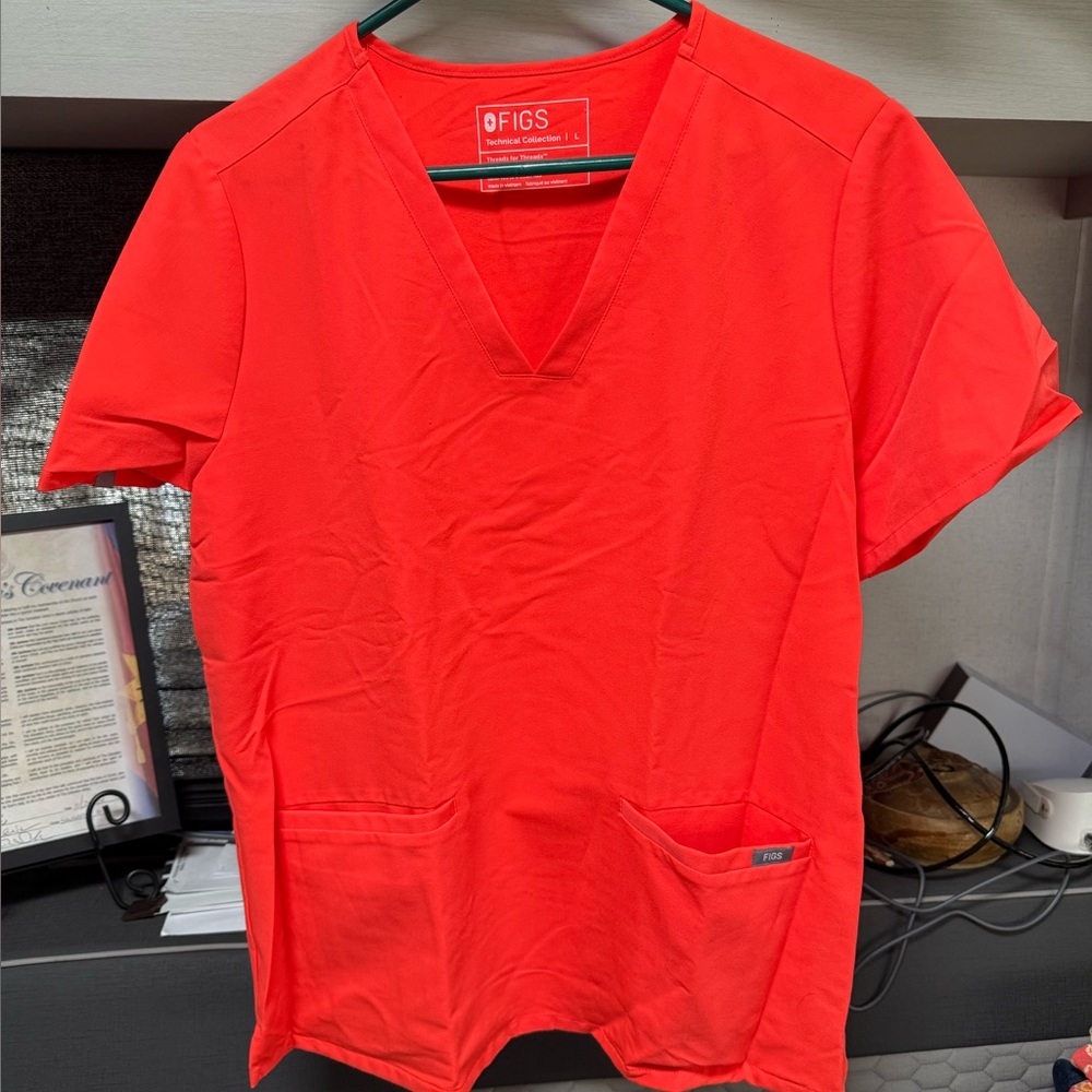 Figs Fiery Coral Scrub Top